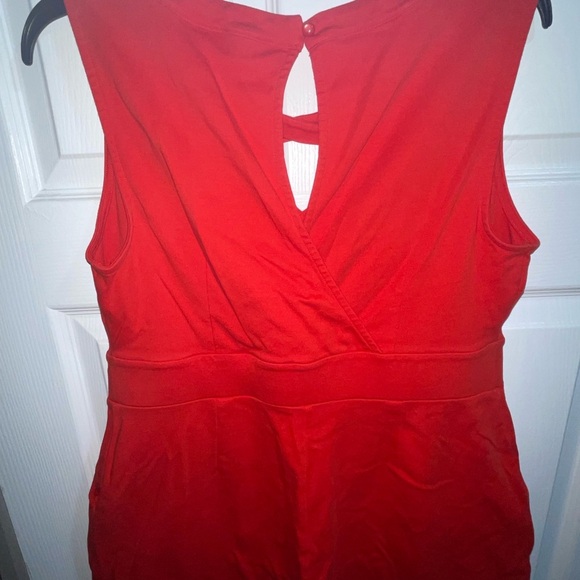 New York & Company Vibrant Red shorts jumper - Picture 9 of 12